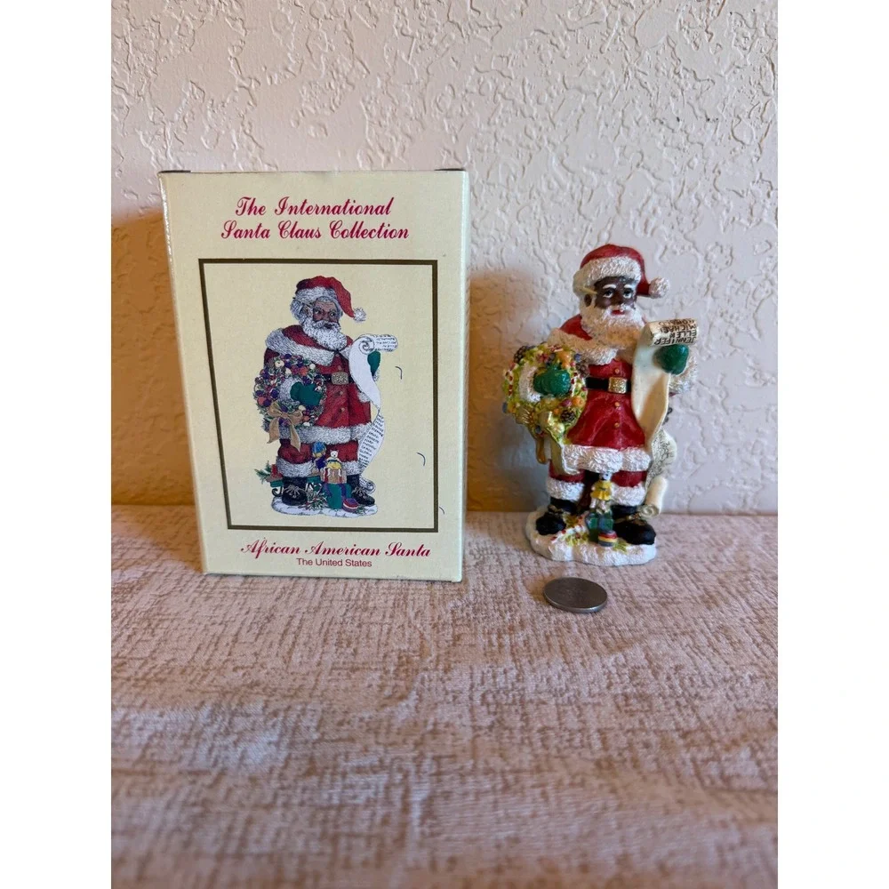 The International Santa Claus Collection Figurine Set with‎ Boxes